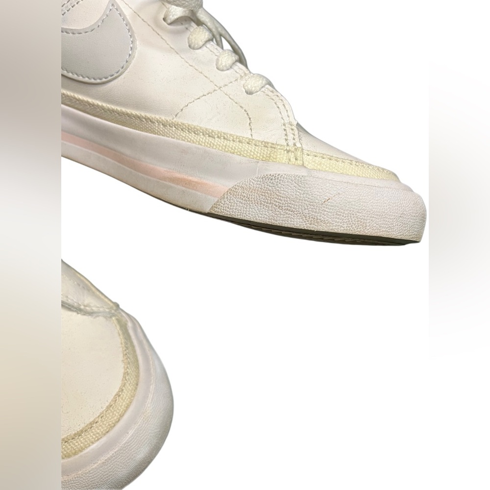 Nike tennis white and Pink Casual Sneakers 4Y EUC - Picture 8 of 9